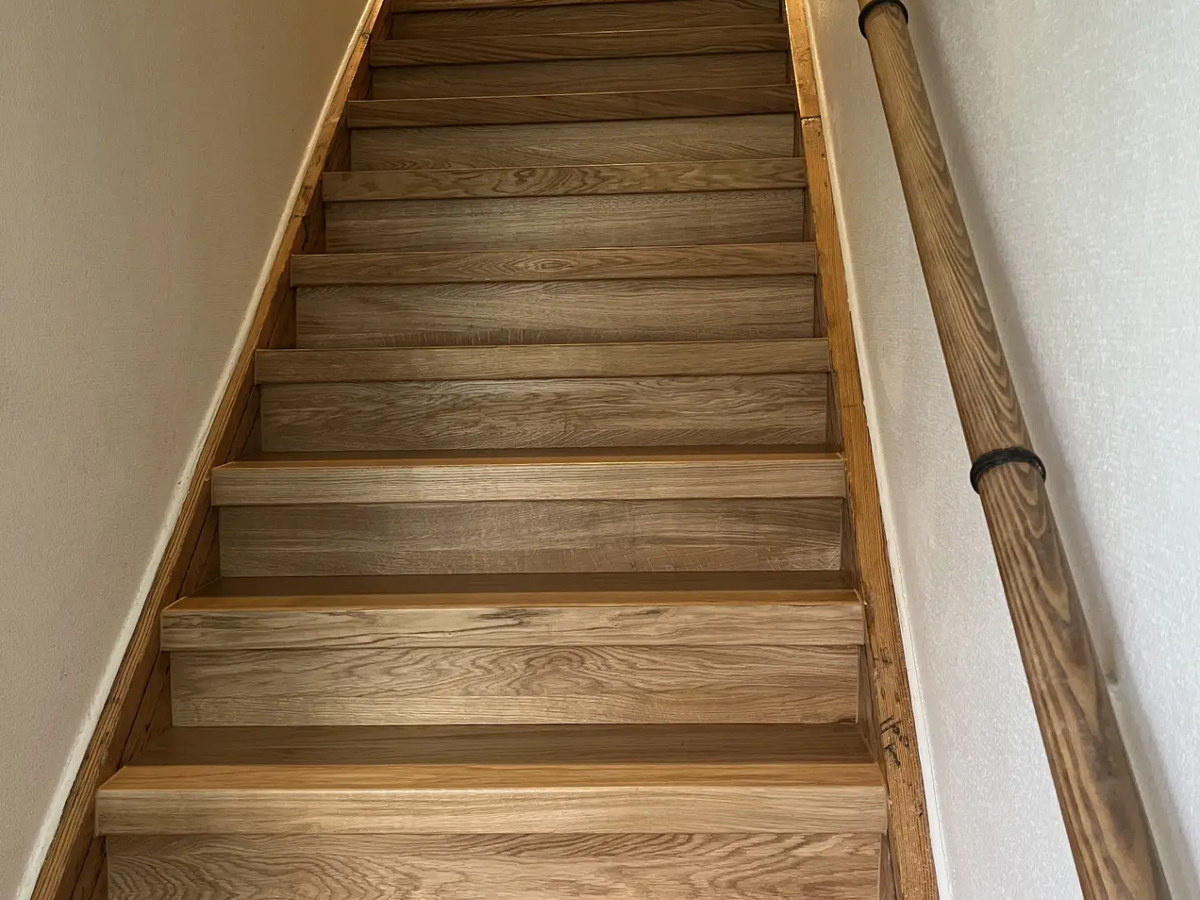 Trapprenovering i ek på Södermalm